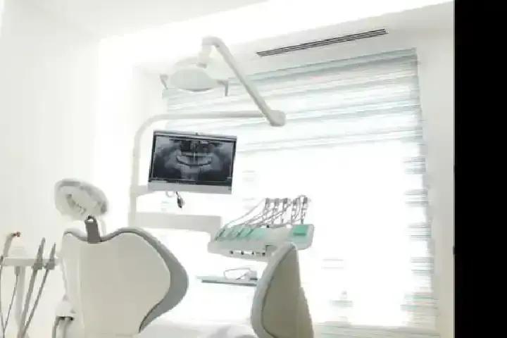 Dr. Tareq Shalan Dental Clinic Banner